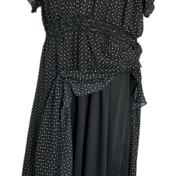 Lane Bryant plus size Flutter Sleeve Dress. Black. Size 26/28. High low - Picture 3 of 7